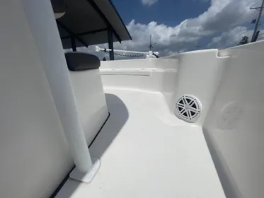 2019 Tidewater 2410 Bay Max