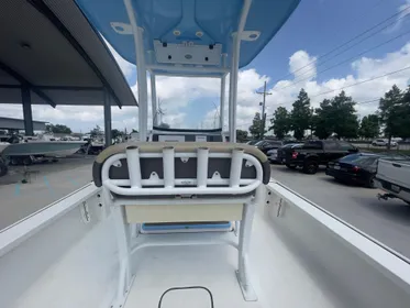 2019 Tidewater 2410 Bay Max