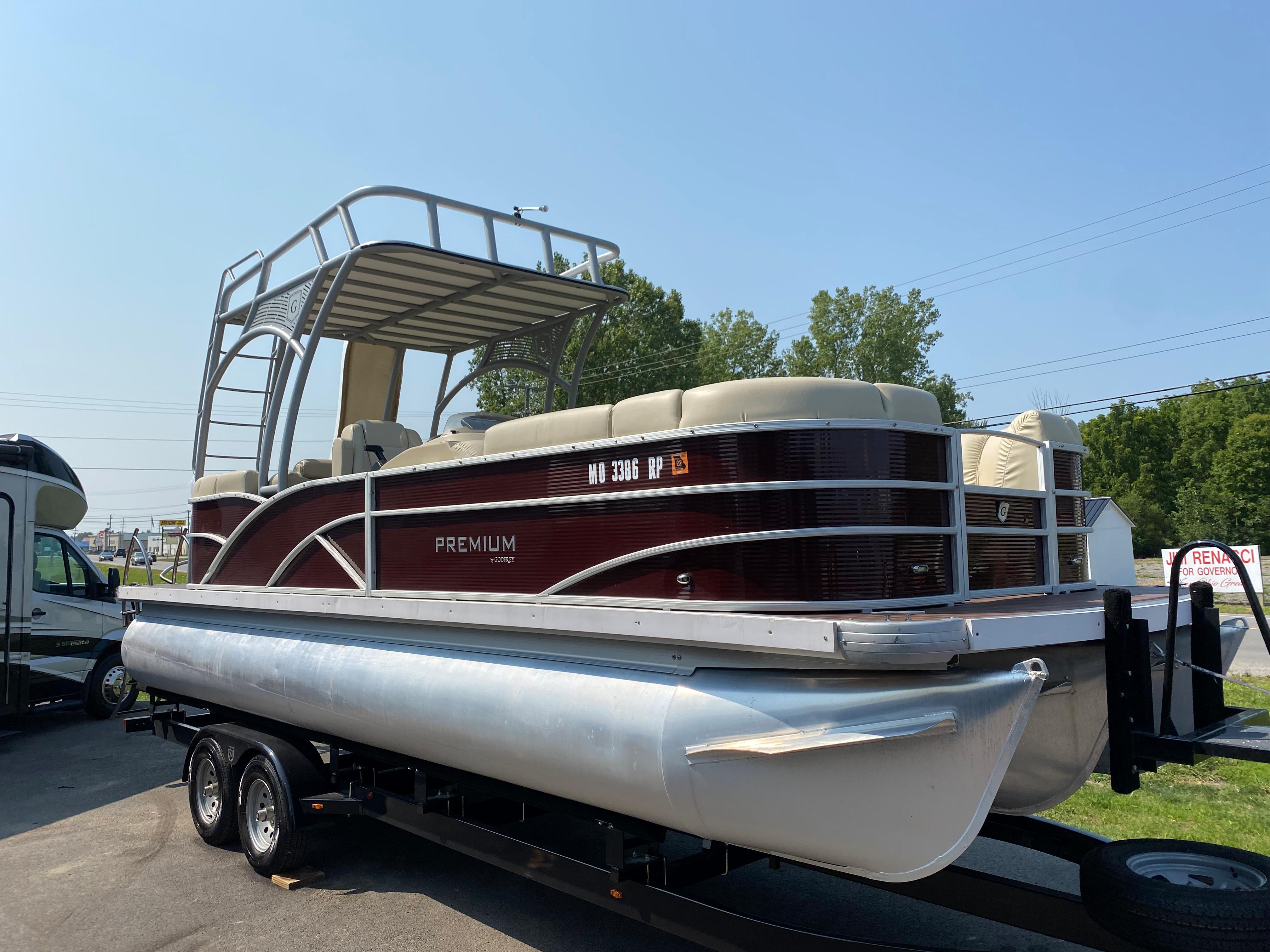 Used 2019 Godfrey PREMIER SWEETWATER 525, 45840 Findlay - Boat Trader