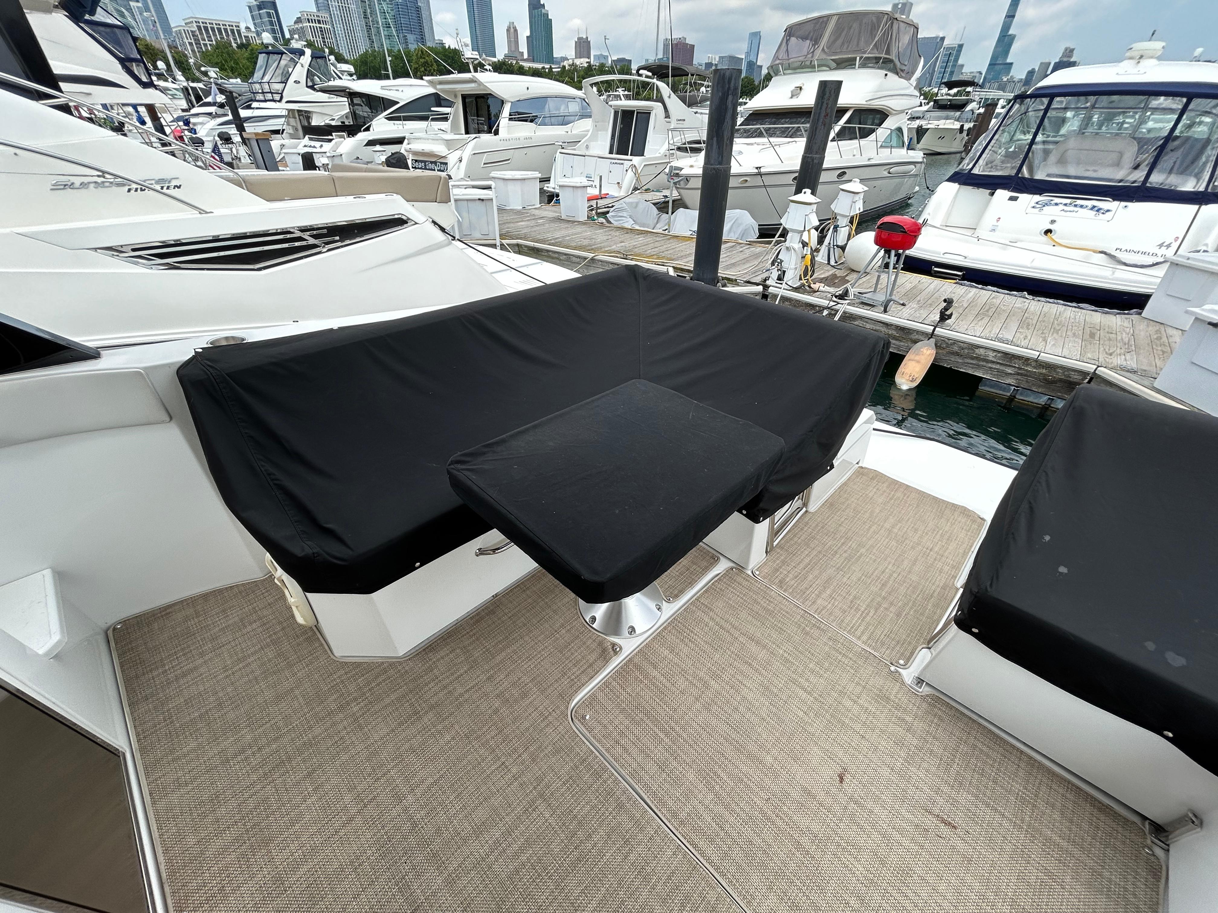 2015 Cruisers Yachts 390 Express Coupe