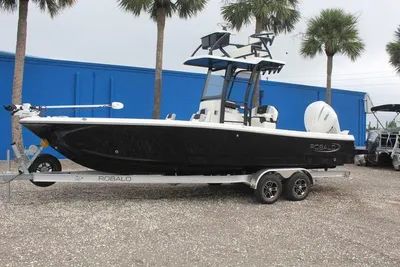 2024 Robalo 246 Cayman SD