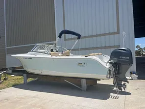 2018 Sea Hunt 235 Escape