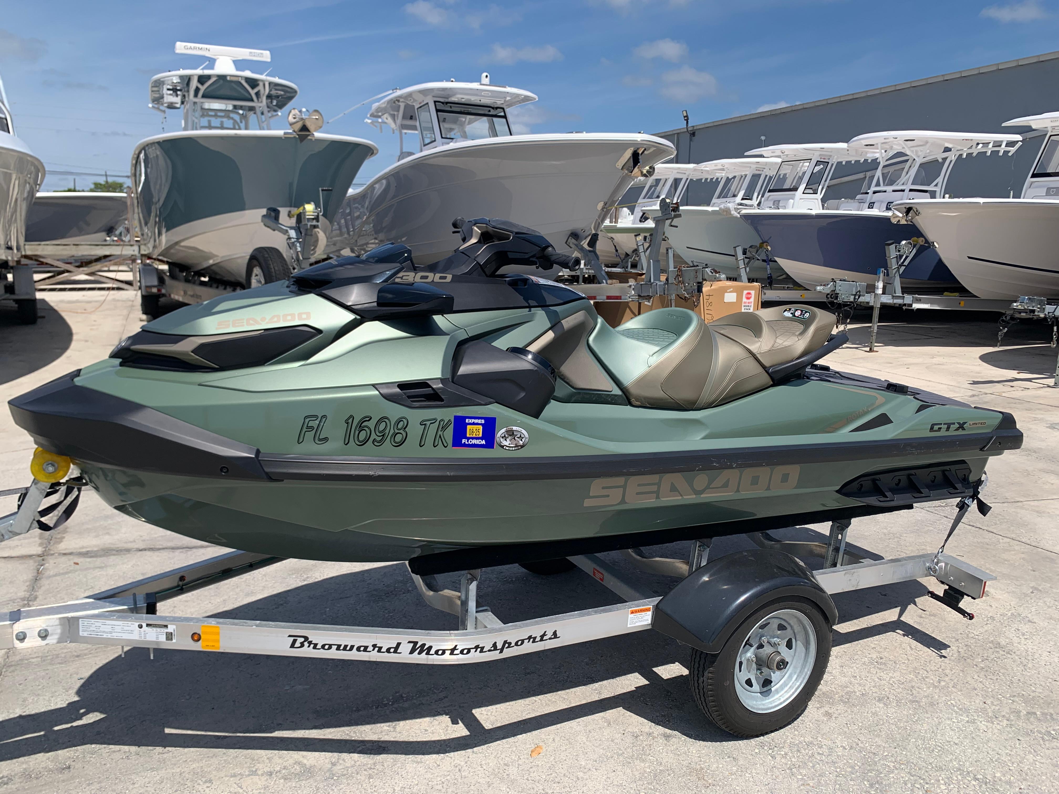 SEADOO GTX 170 '20 OEM LONG BEACH BLUE, SEAT DRIVER Used