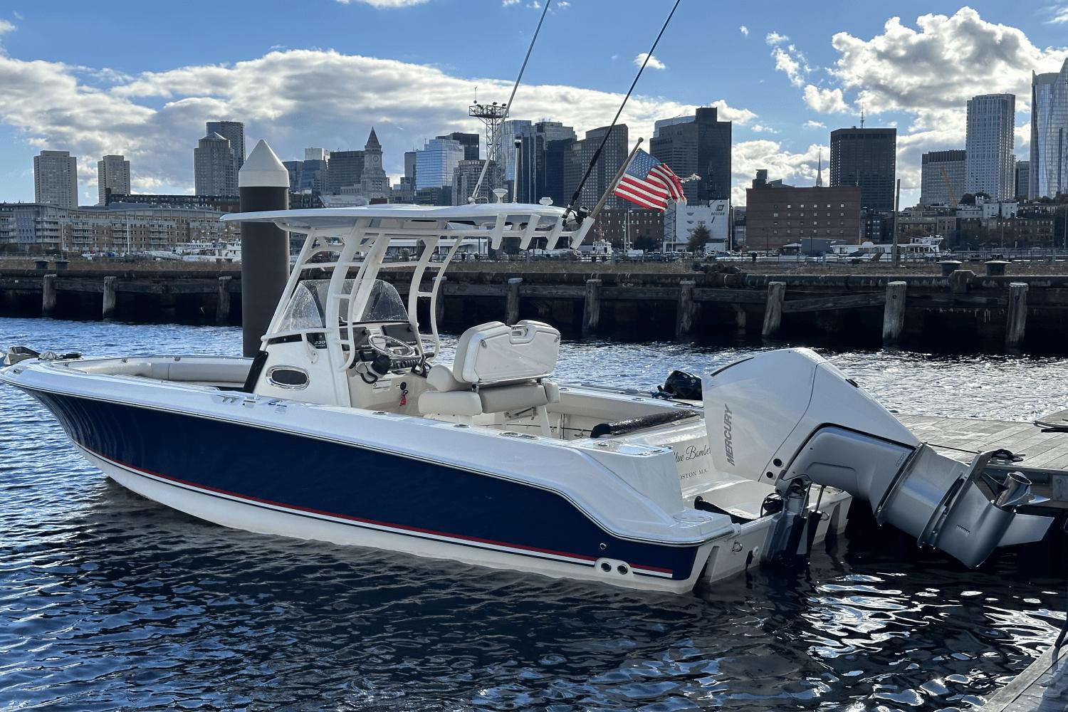 2022 Boston Whaler 230 Outrage