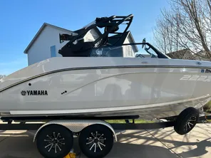 2023 Yamaha Boats 222XD
