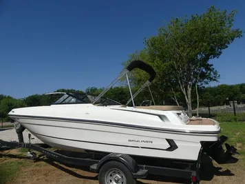 2022 Bayliner VR4