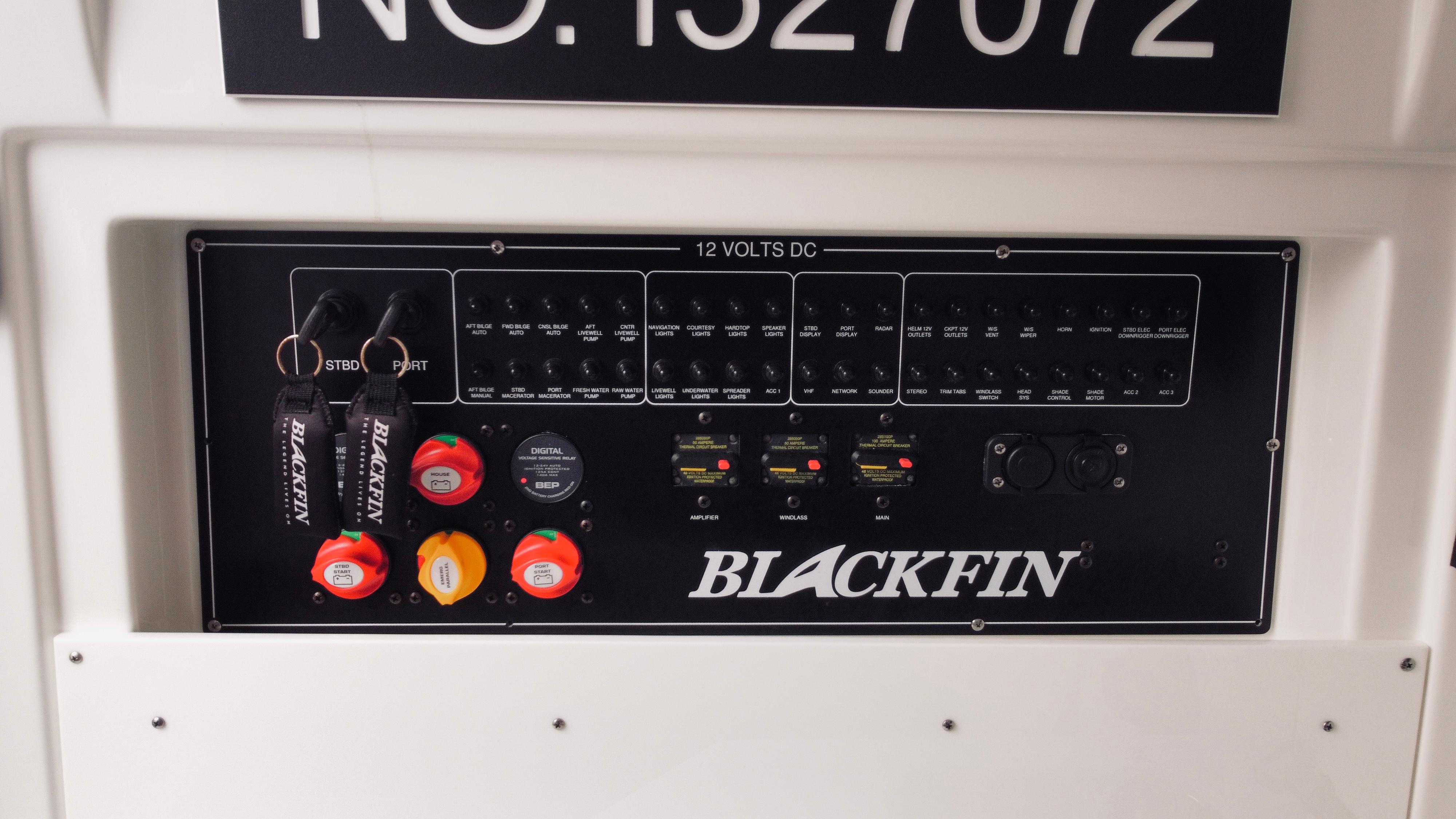 2022 Blackfin 332