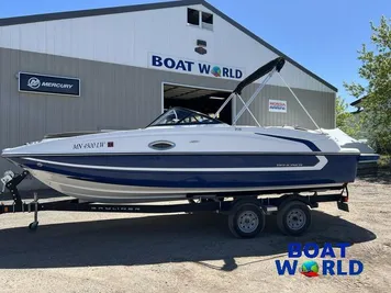 2019 Bayliner 215 Deck Boat