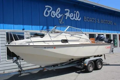 1982 Boston Whaler Revenge v-22