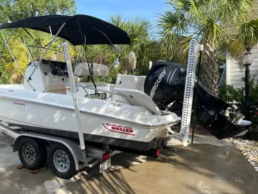 2018 Boston Whaler 210 Dauntless