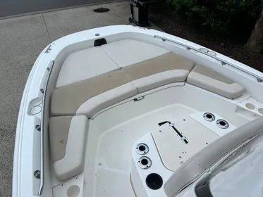 2018 Boston Whaler 210 Dauntless