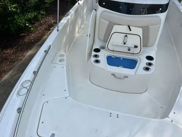 2018 Boston Whaler 210 Dauntless