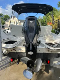 2018 Boston Whaler 210 Dauntless