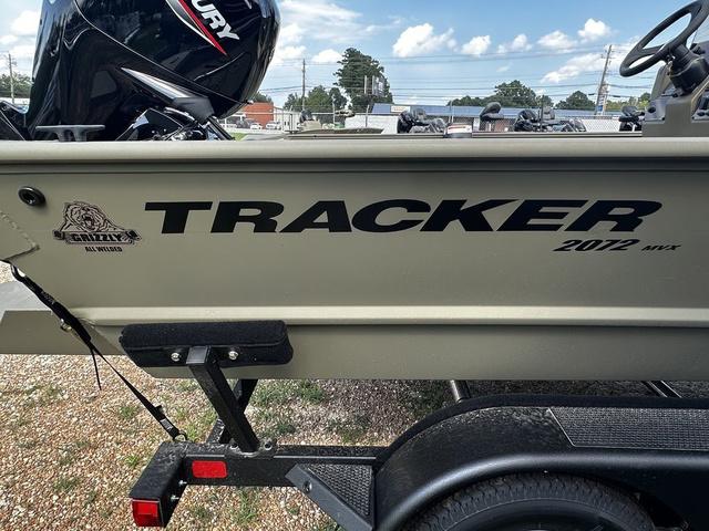 2024 Tracker 2072 CC GRIZZLY