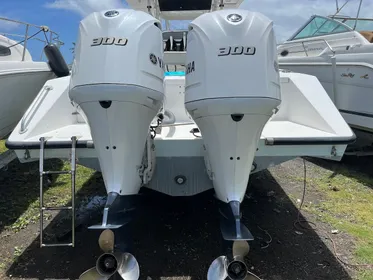 2004 Venture 34 Center Console