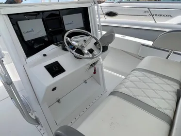 2004 Venture 34 Center Console