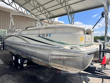 2005 Bennington Pontoon