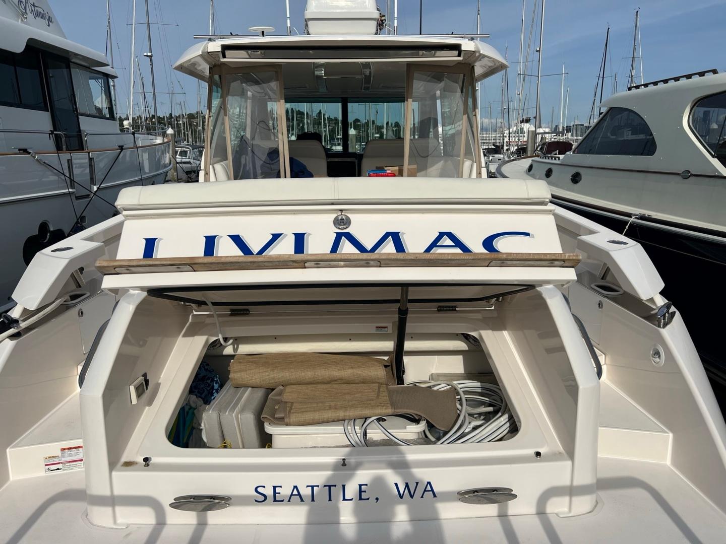 2016 Tiara Yachts 44 Express - LIVIMAC