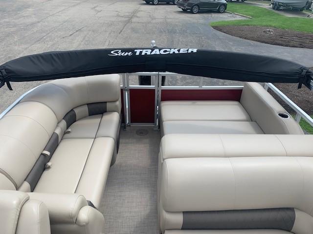 2022 Sun Tracker Party Barge 22 XP3