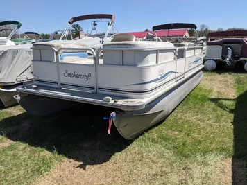 2002 Smoker Craft 2030 Commander