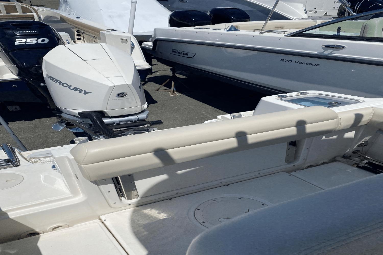 2020 Boston Whaler 230 Outrage