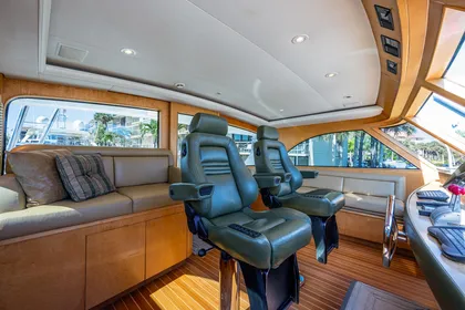 2001 American Enclosed Flybridge