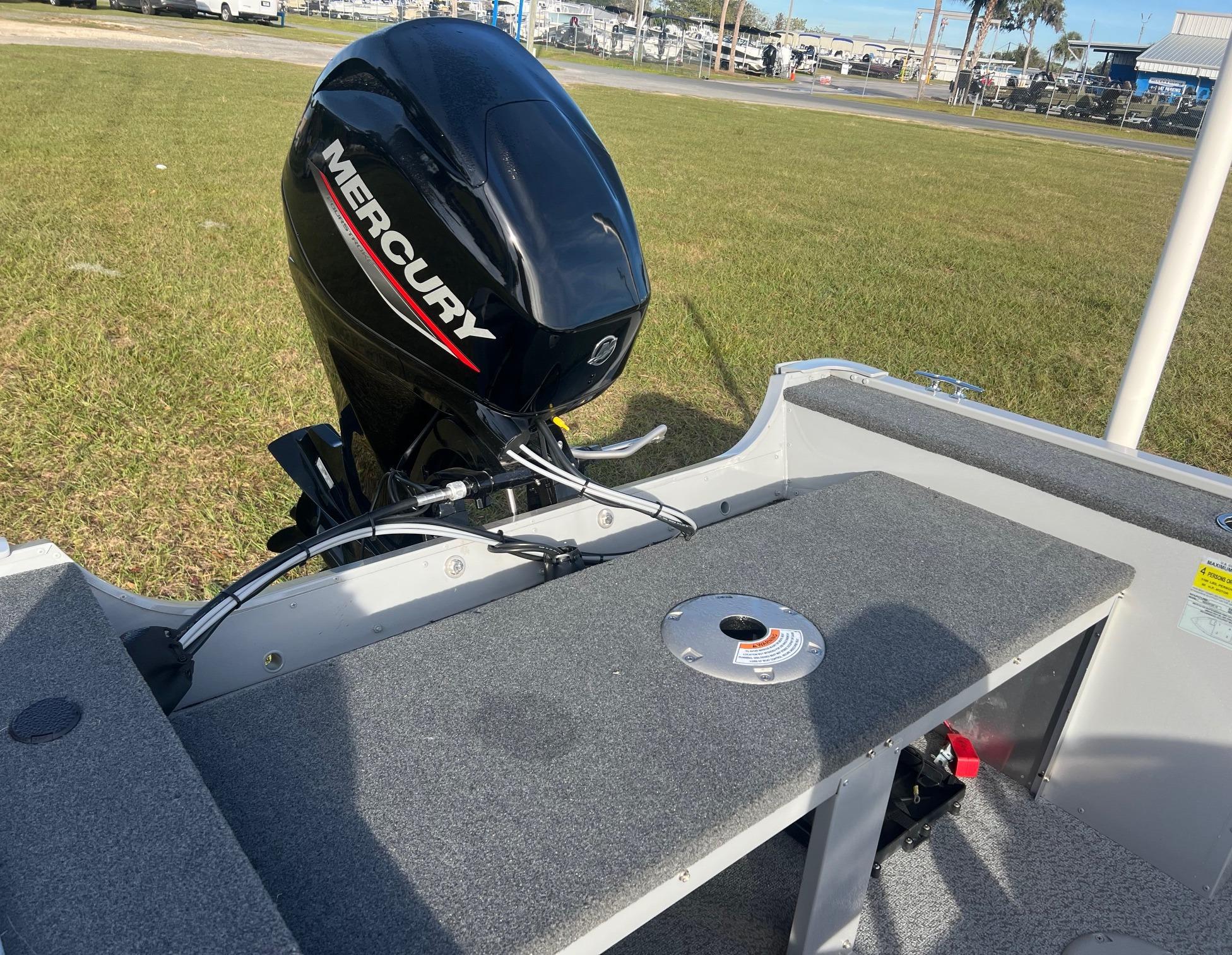 Outboard bay boat - Resorter 151 - Smoker Craft - side console