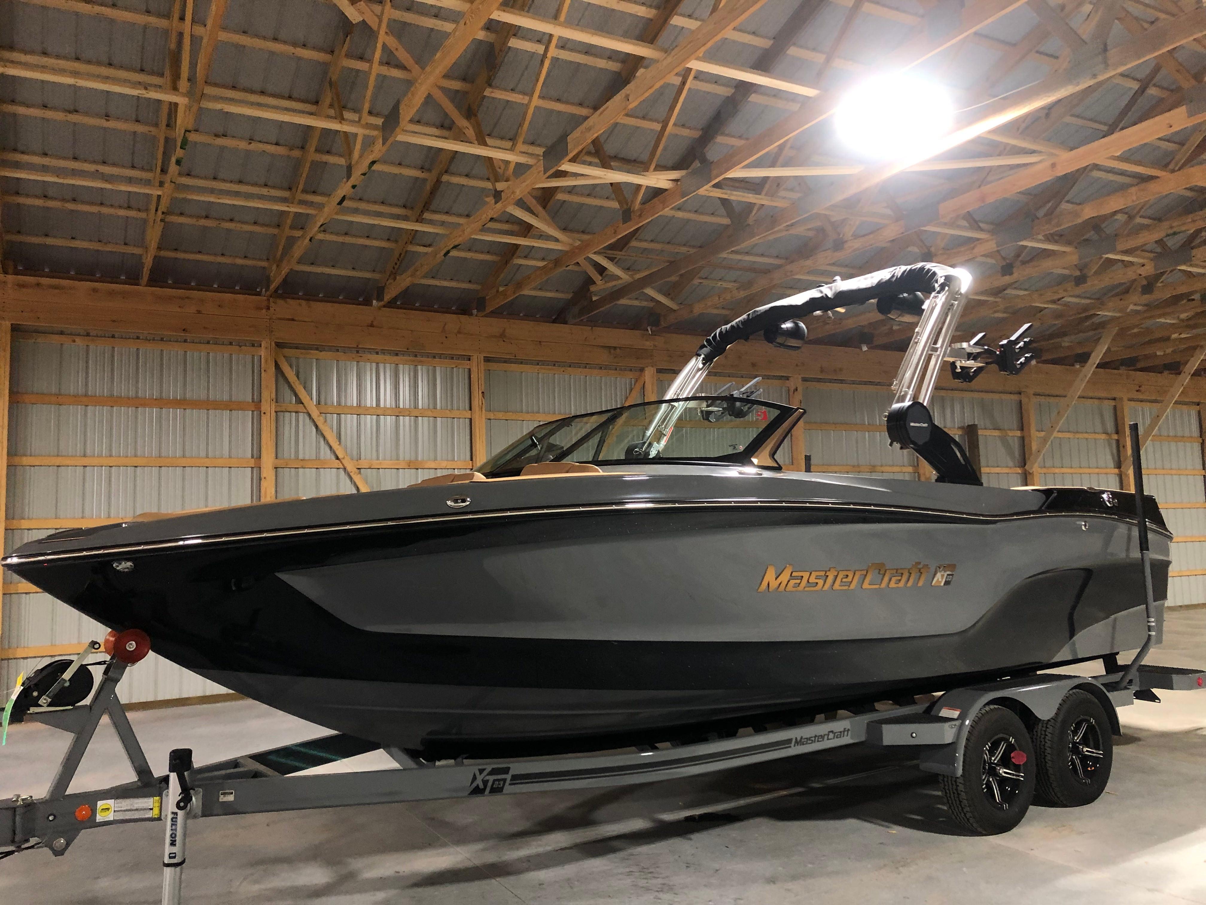 new-2023-mastercraft-xt23-49426-hudsonville-boat-trader