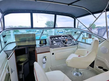 1990 Cruisers Yachts 3270