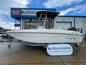 2017 Bayliner Element F21