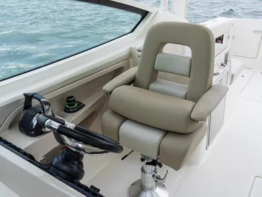 2021 Boston Whaler 280 Vantage