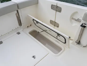 2021 Boston Whaler 280 Vantage