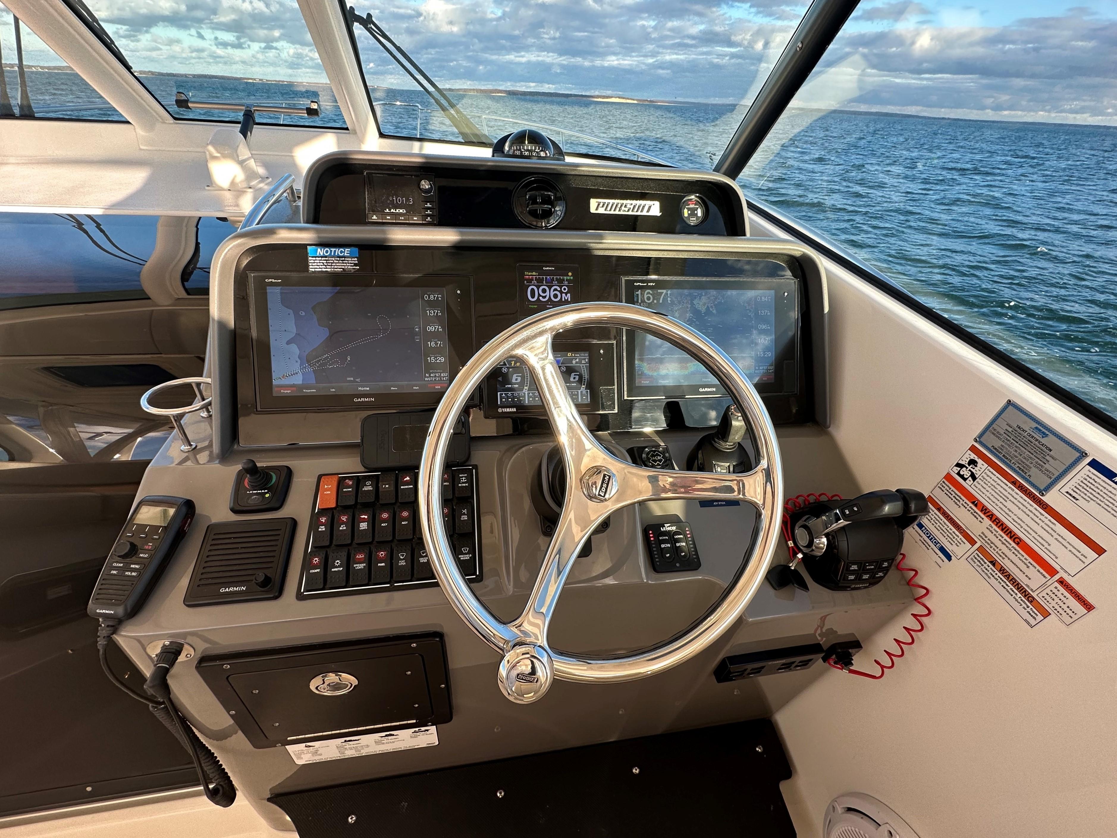 2019 Pursuit OS 385 Offshore