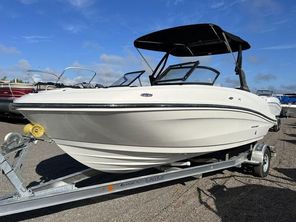 2018 Bayliner VR5 Bowrider