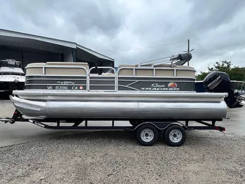 2018 Tracker Party Barge 20