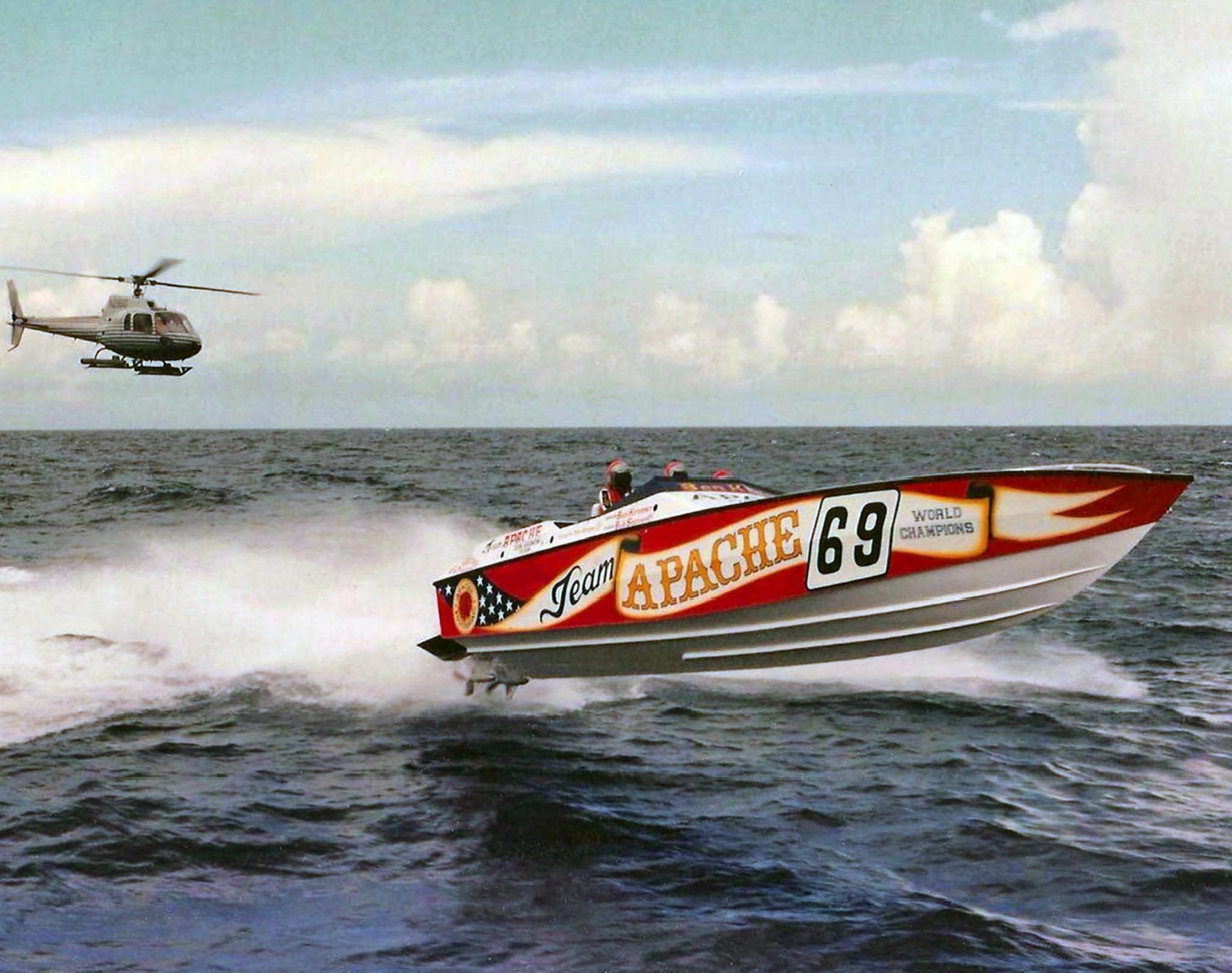 1985 Apache 41 Race Done Aronow Design