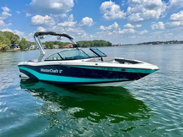 2021 MasterCraft XT23