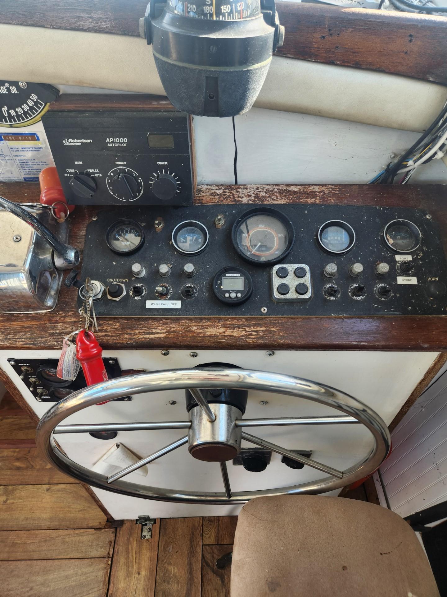 Mainship Trawler, 34 ft. 1978