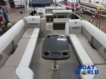 2024 Princecraft Vectra 25 RL Swingback Dinette Tritoon Pontoon & M