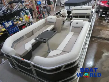 2024 Princecraft Vectra 25 RL Swingback Dinette Tritoon Pontoon & M