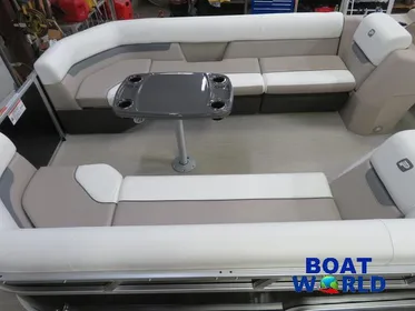 2024 Princecraft Vectra 25 RL Swingback Dinette Tritoon Pontoon & M