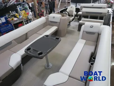 2024 Princecraft Vectra 25 RL Swingback Dinette Tritoon Pontoon & M