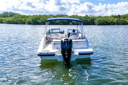 2018 Sea Ray 210 SPX Outboard