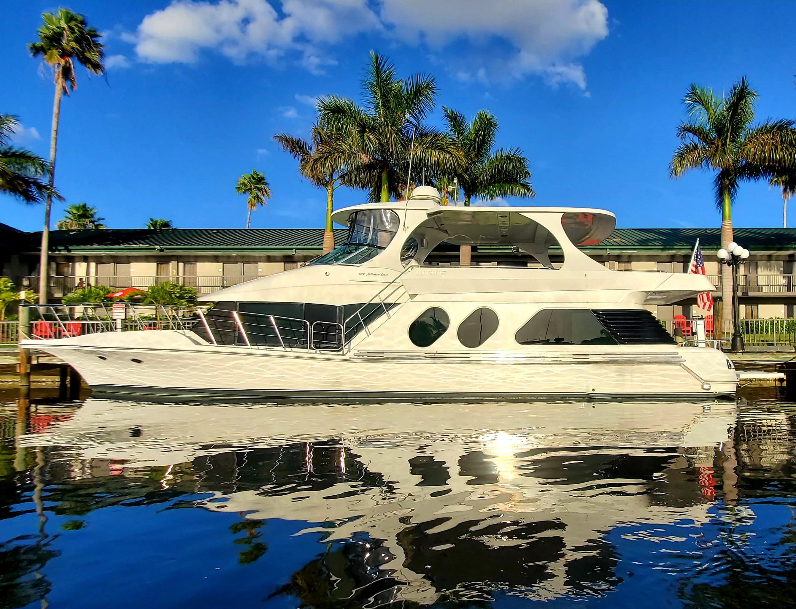 2000 Bluewater Yachts 5800 Motor Yacht