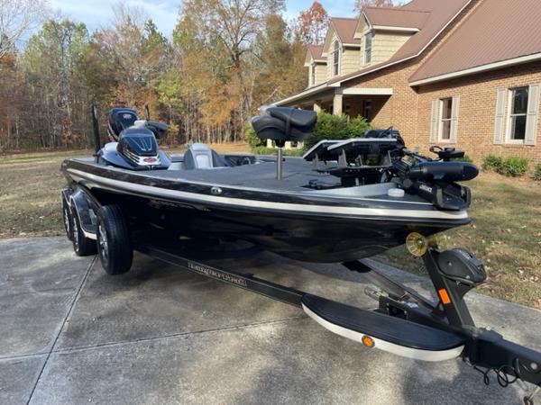 Bass store boats used