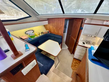 1992 Carver 36 Motor Yacht