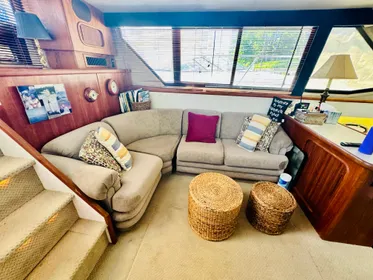 1992 Carver 36 Motor Yacht