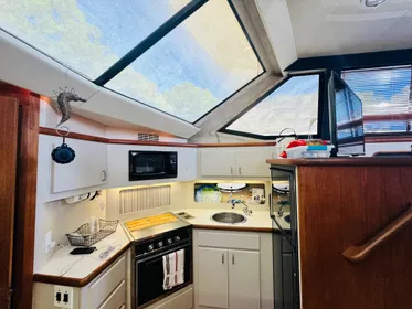 1992 Carver 36 Motor Yacht