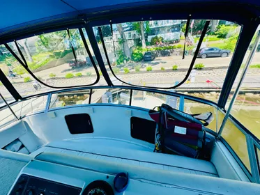 1992 Carver 36 Motor Yacht