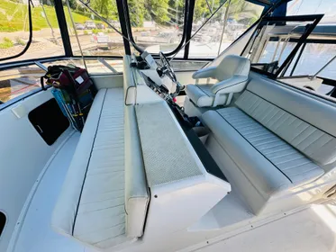 1992 Carver 36 Motor Yacht